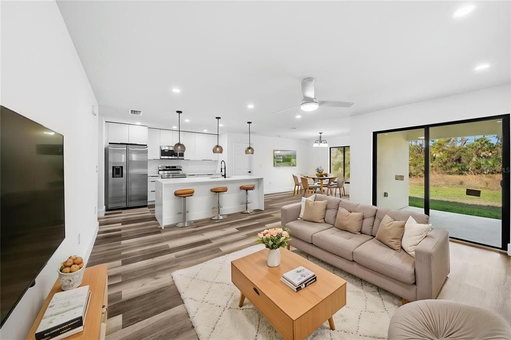 15468 CHAMBERLAIN BOULEVARD, PORT CHARLOTTE, FL 33953 — zdjęcie 2