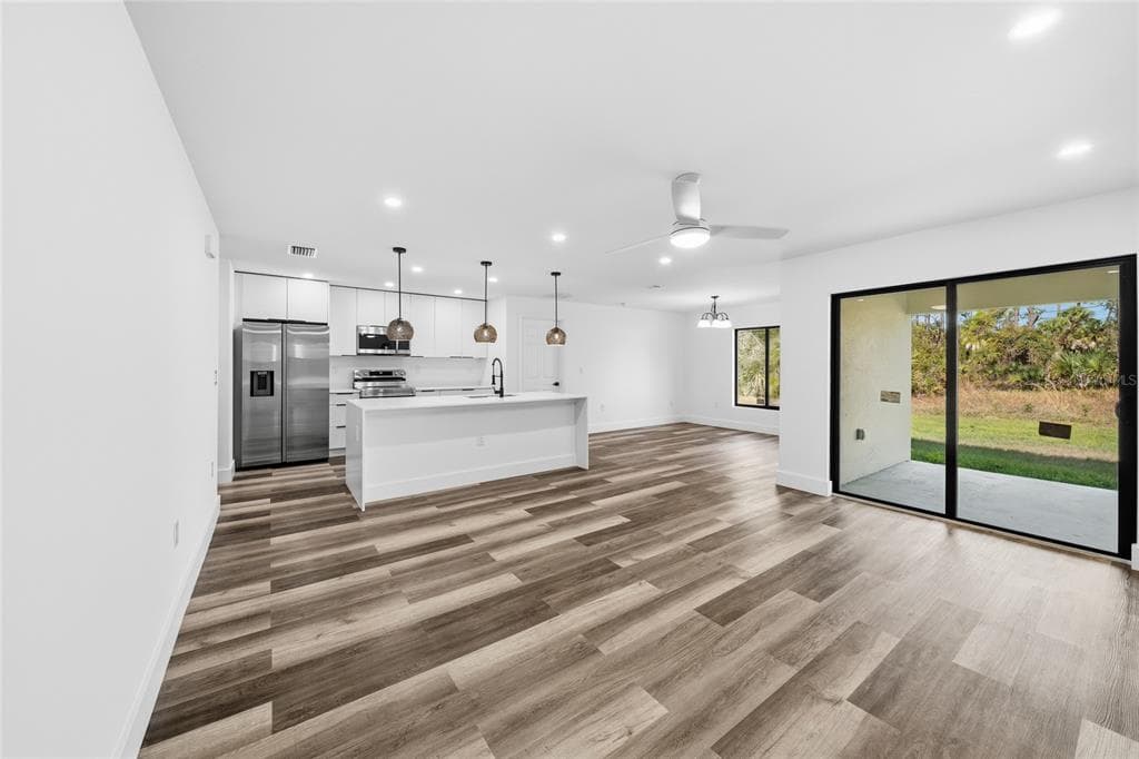 15468 CHAMBERLAIN BOULEVARD, PORT CHARLOTTE, FL 33953 — zdjęcie 3