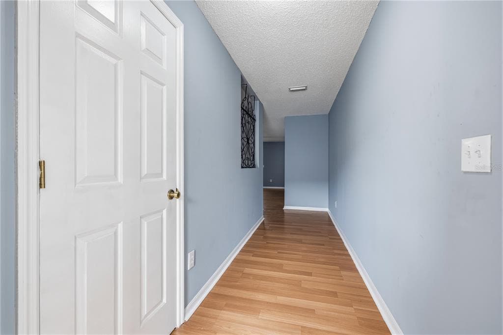 8431 EDGEWATER PLACE BOULEVARD, TAMPA, FL 33615 — zdjęcie 4