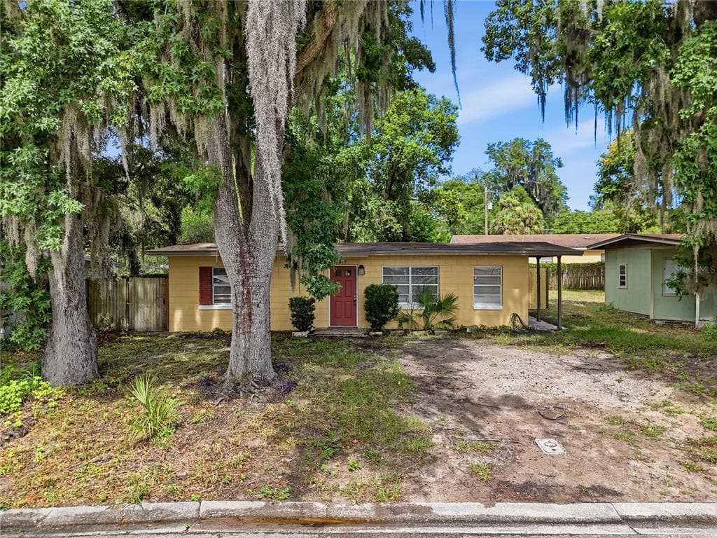 615 DANVERS STREET, EUSTIS, FL 32726
