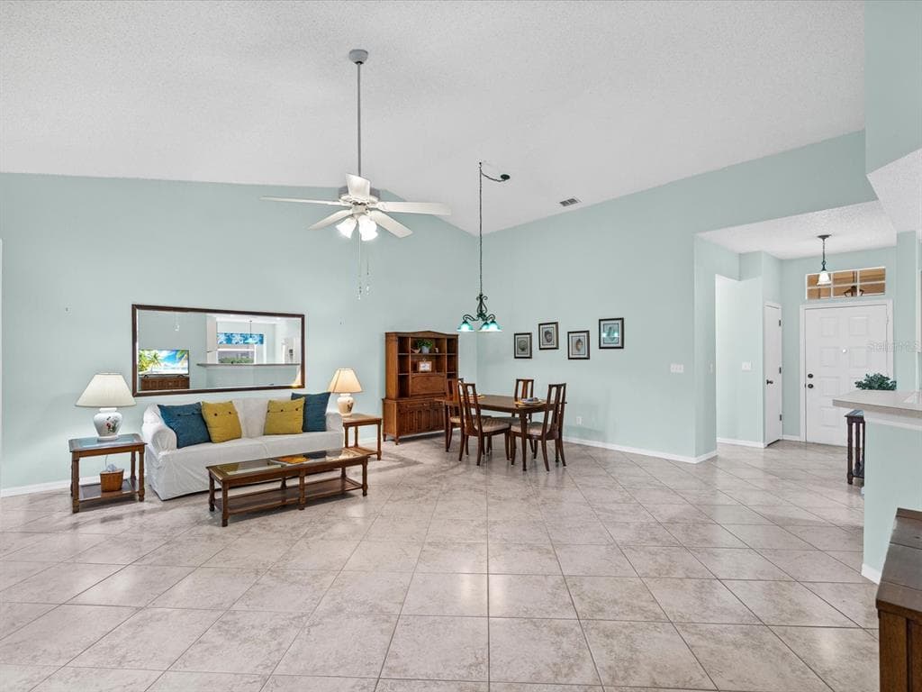 830 MCCALLISTER AVENUE, SUN CITY CENTER, FL 33573 — zdjęcie 2