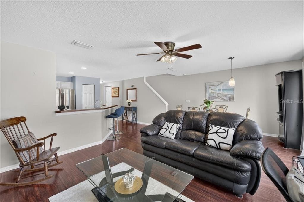 4582 LIMERICK DRIVE, TAMPA, FL 33610 — zdjęcie 2