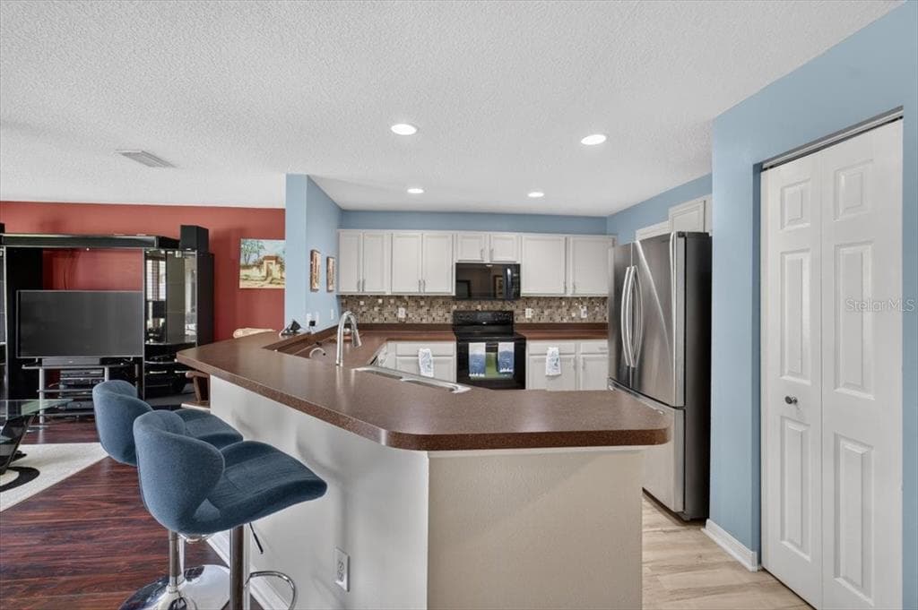 4582 LIMERICK DRIVE, TAMPA, FL 33610 — zdjęcie 3