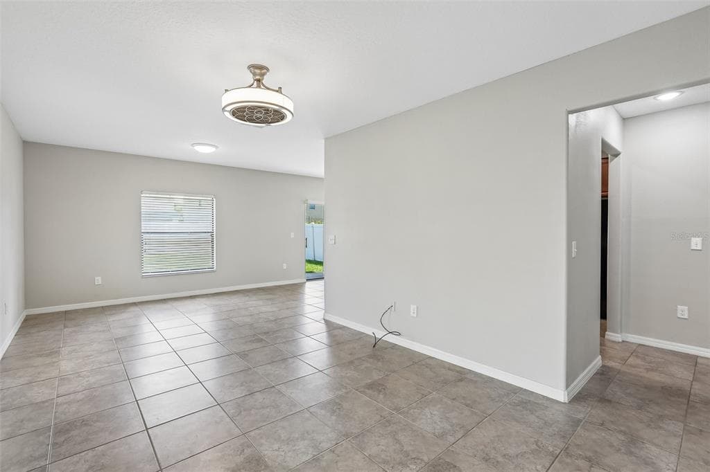 7414 CLARY SAGE AVENUE, TAMPA, FL 33619 — zdjęcie 4