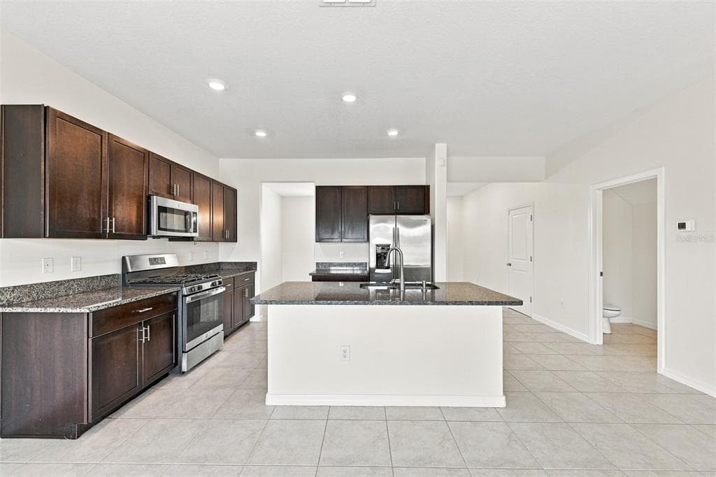 9454 CHANNING HILL DRIVE, SUN CITY CENTER, FL 33573 — zdjęcie 4