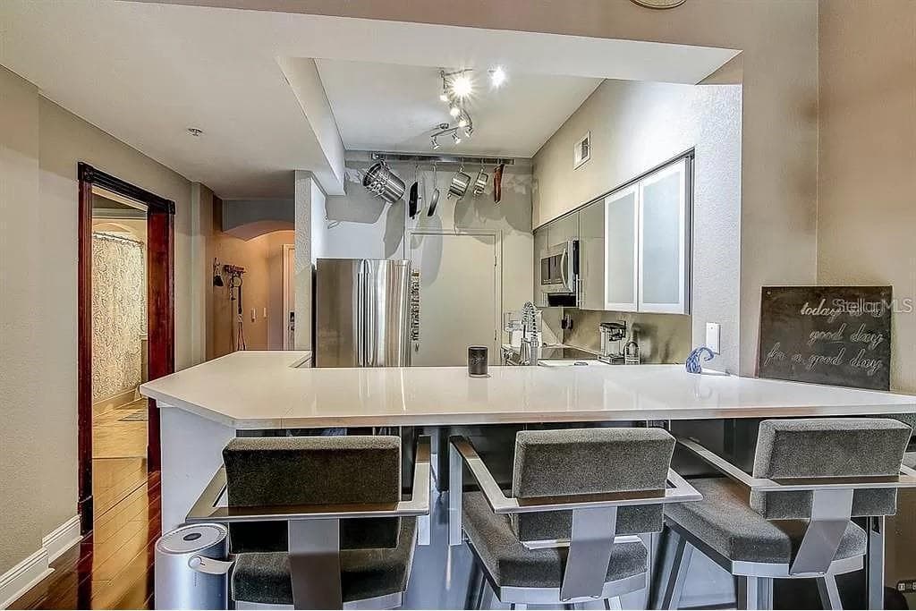 100 4TH AVENUE S # 205, ST PETERSBURG, FL 33701 — zdjęcie 4