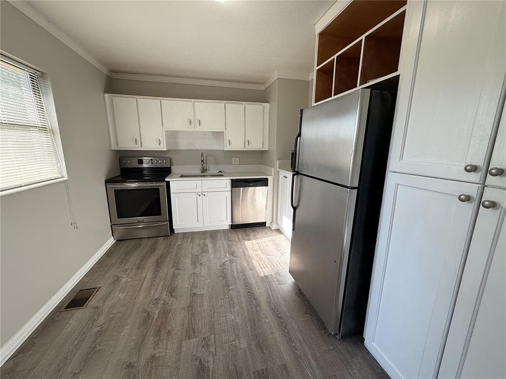 307 S ORANGE AVENUE, DELAND, FL 32720 — zdjęcie 4