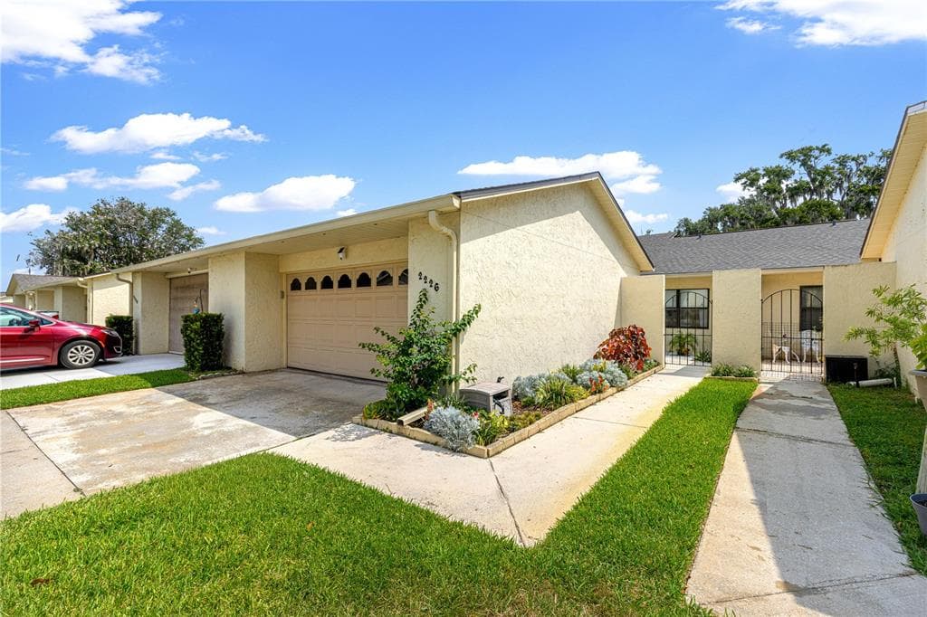 2226 CYPRESS COVE DRIVE # 2226, TAVARES, FL 32778 — zdjęcie 4