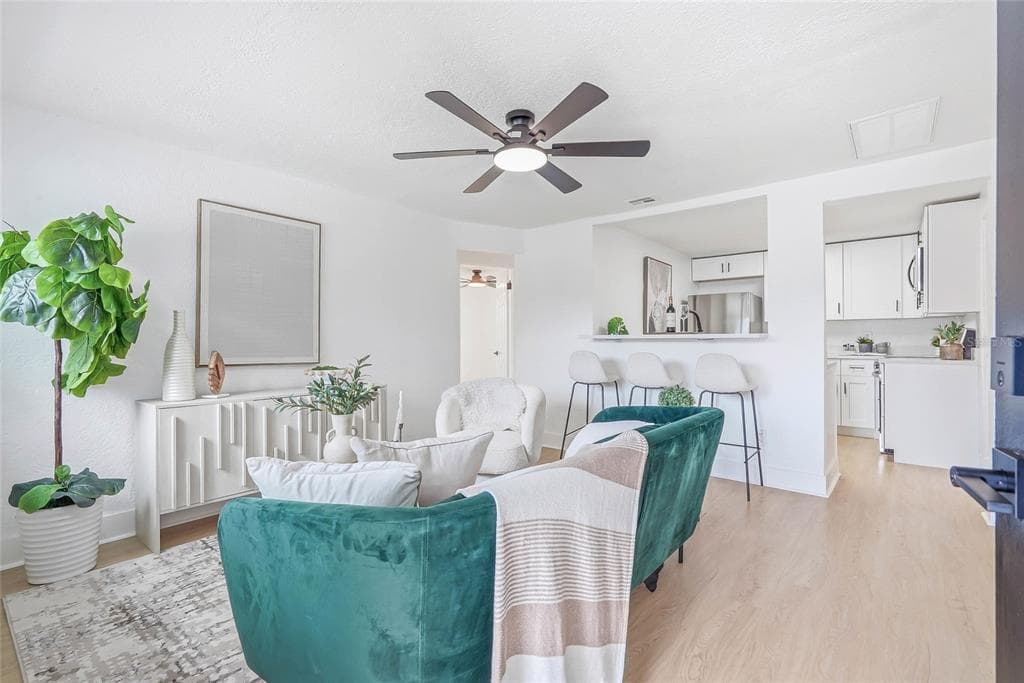 2110 E NEDRO ROAD, TAMPA, FL 33604 — zdjęcie 2