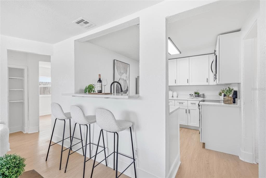 2110 E NEDRO ROAD, TAMPA, FL 33604 — zdjęcie 5