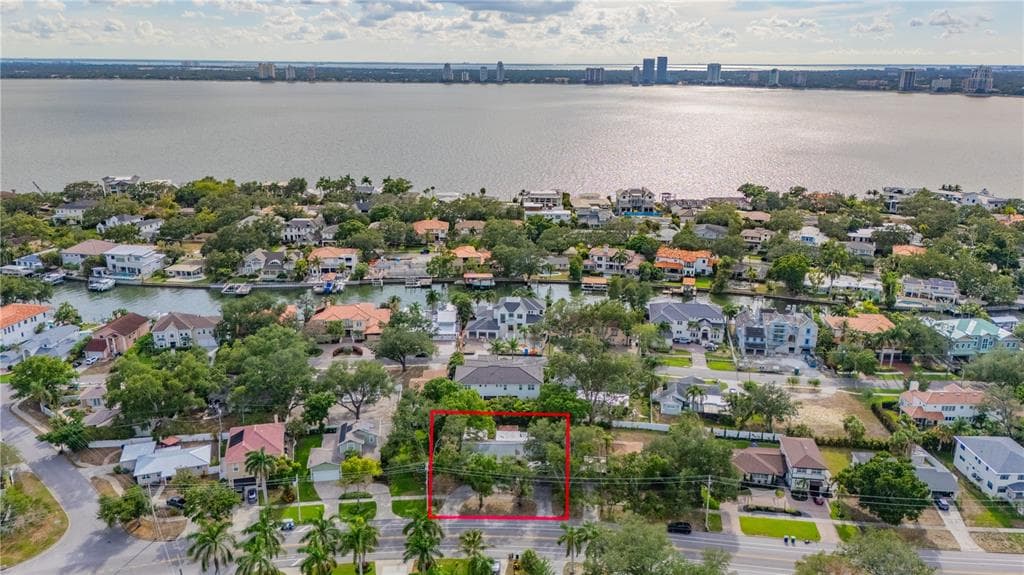 504 W DAVIS BOULEVARD, TAMPA, FL 33606