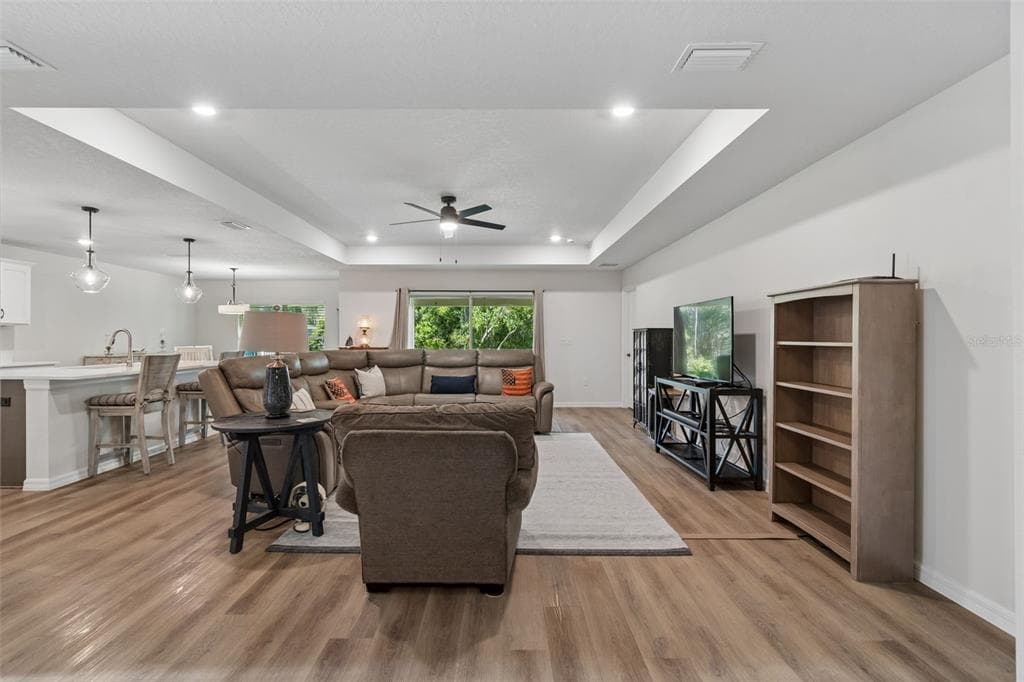 8948 CARRIE WAY, WEEKI WACHEE, FL 34613 — zdjęcie 5