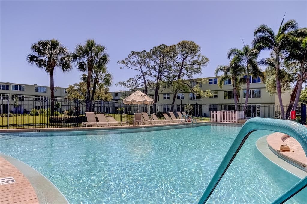 4890 BAY STREET NE # 323, ST PETERSBURG, FL 33703 — zdjęcie 2
