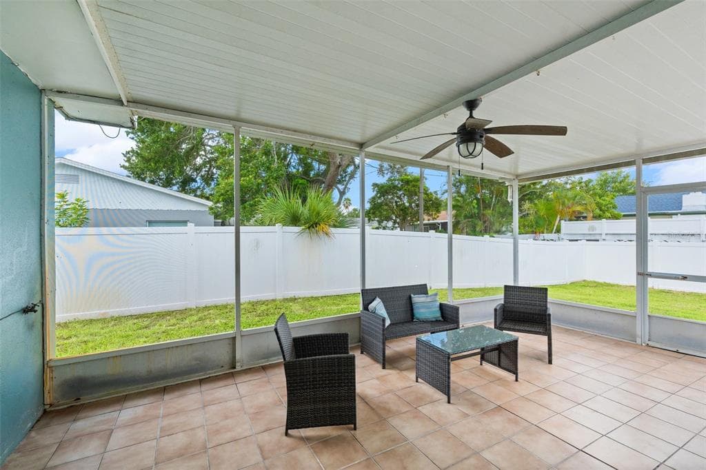 7690 91ST STREET, SEMINOLE, FL 33777 — zdjęcie 2