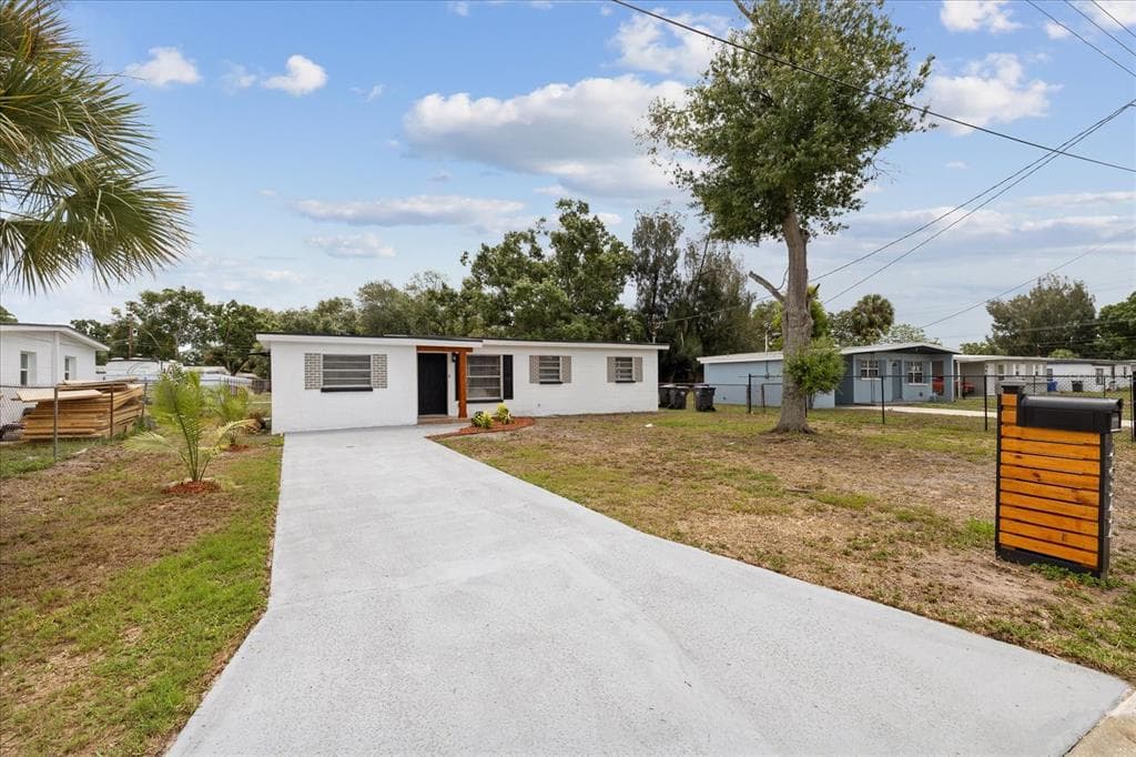 4922 S 82ND STREET, TAMPA, FL 33619 — zdjęcie 2