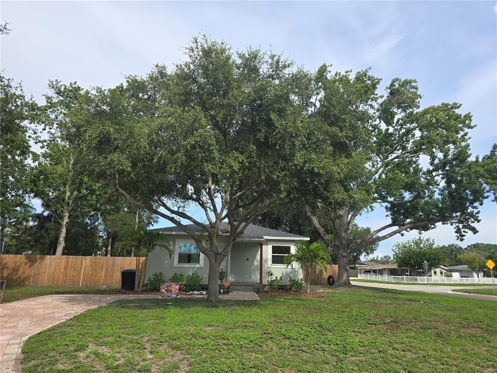 6001 CEDAR STREET NE, ST PETERSBURG, FL 33703