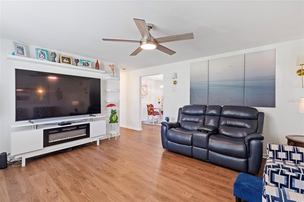 5906 CYPRESS STREET, ZEPHYRHILLS, FL 33542 — zdjęcie 2
