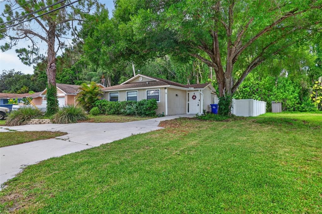 9 FRESHWATER DRIVE, PALM HARBOR, FL 34684
