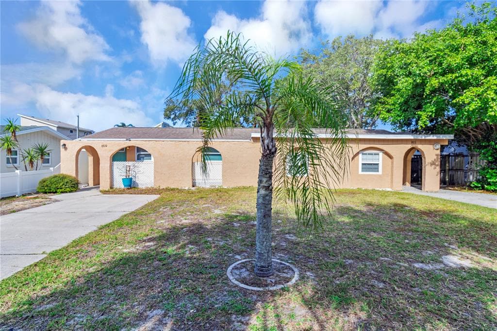 809 ILLINOIS AVENUE, PALM HARBOR, FL 34683