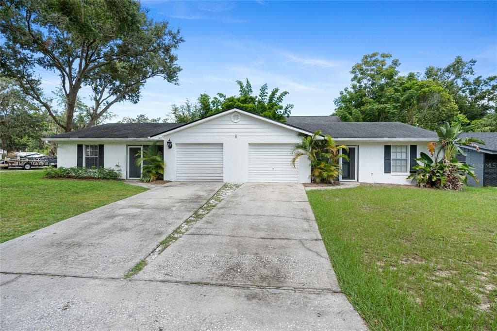125 N RHODES STREET, MOUNT DORA, FL 32757