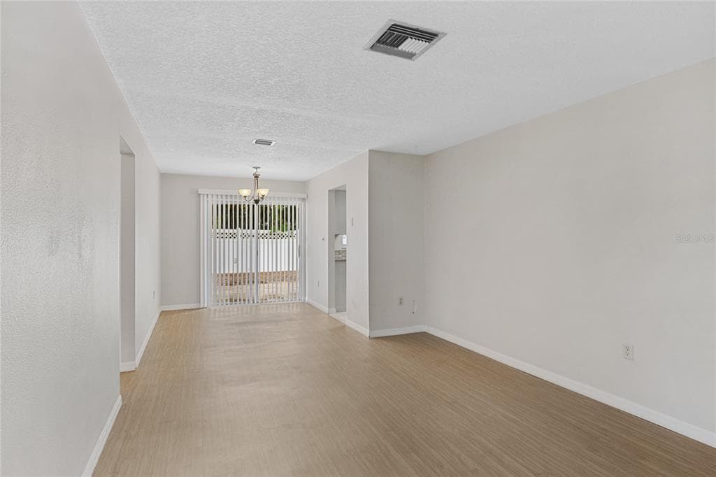 125 N RHODES STREET, MOUNT DORA, FL 32757 — zdjęcie 5