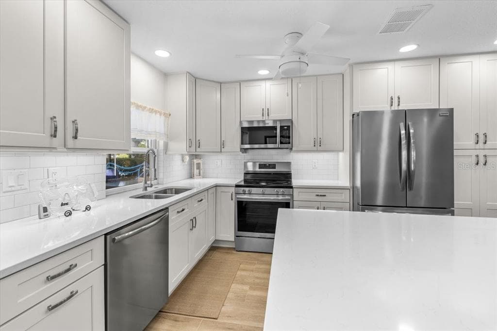 4267 CARLOS COURT, HERNANDO BEACH, FL 34607 — zdjęcie 3