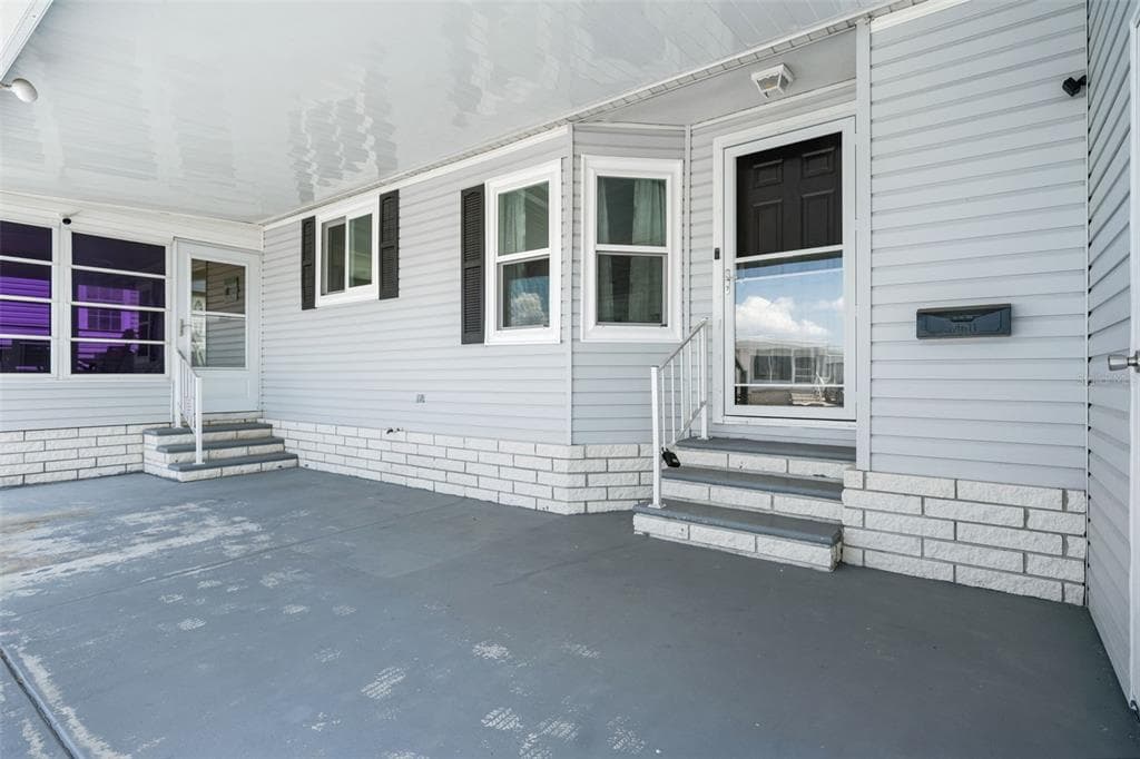 116 MOUNT ISLE AVENUE NE # 116, ST PETERSBURG, FL 33702 — zdjęcie 4