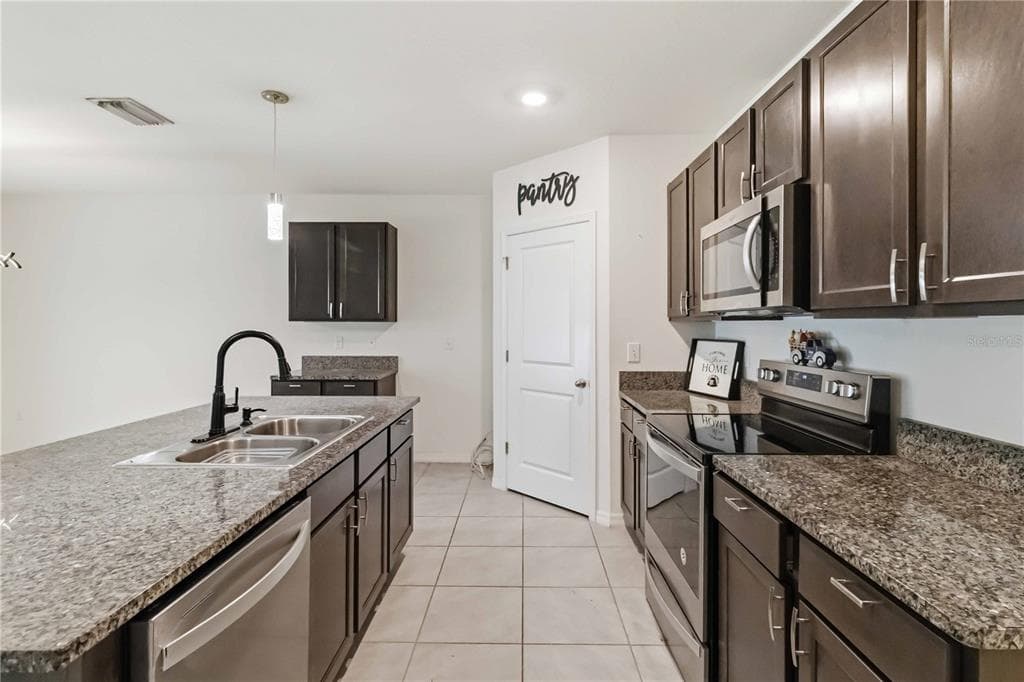 1702 JOHNSON POINTE DRIVE, PLANT CITY, FL 33566 — zdjęcie 4