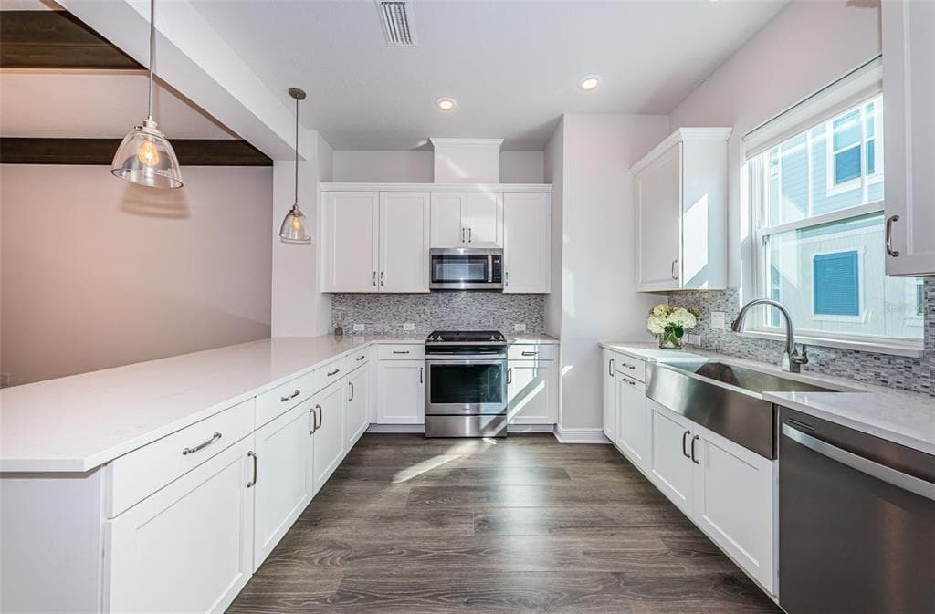 815 BURLINGTON AVENUE N, ST PETERSBURG, FL 33701 — zdjęcie 4