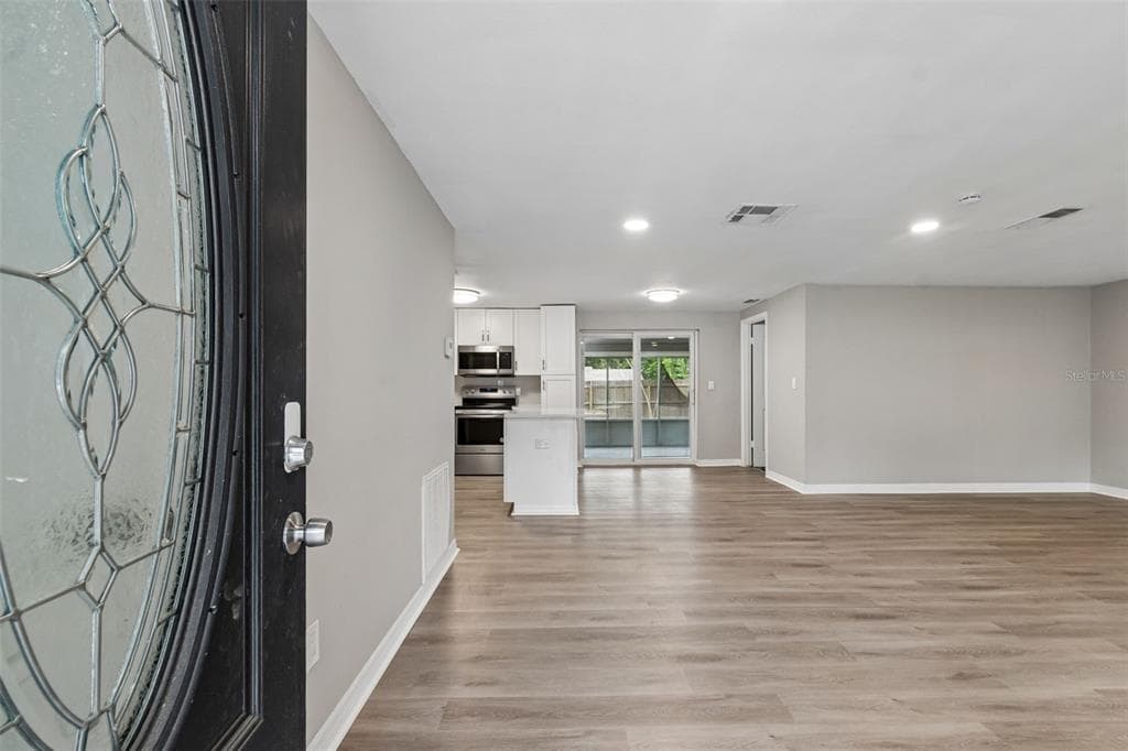 1124 JADEWOOD AVENUE, CLEARWATER, FL 33759 — zdjęcie 3