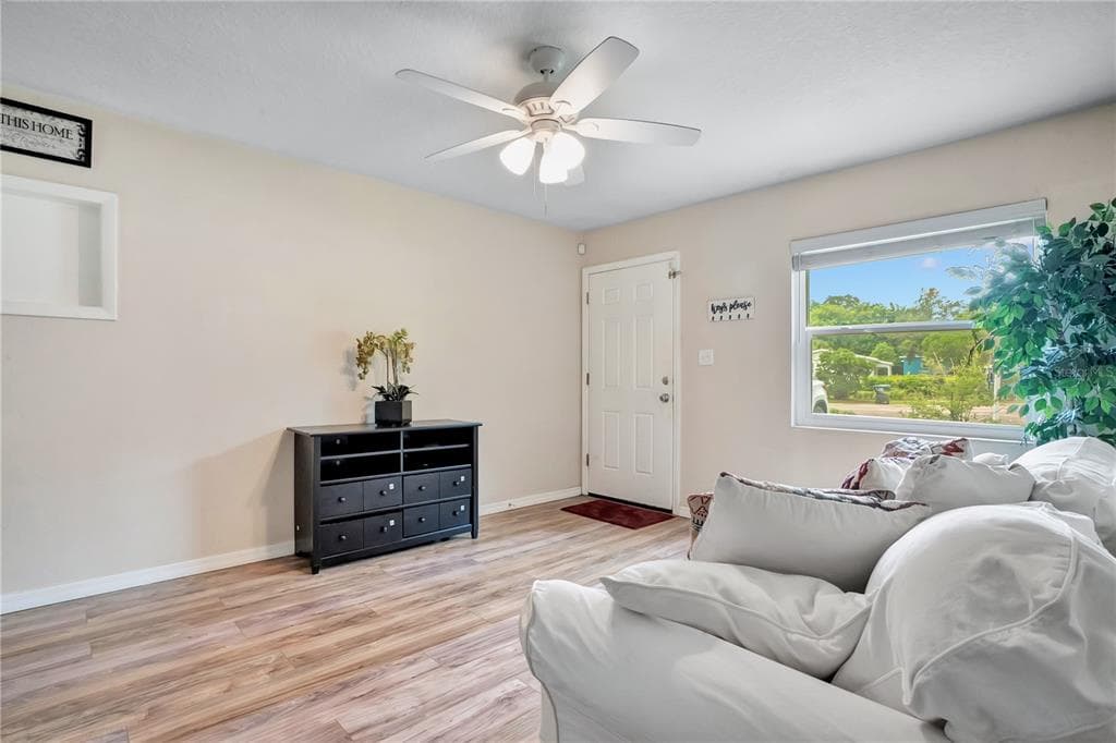 4901 BRISTOL COURT, ORLANDO, FL 32808 — zdjęcie 2