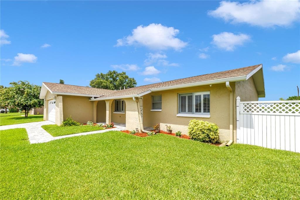 5812 16TH LANE NE, ST PETERSBURG, FL 33703 — zdjęcie 2