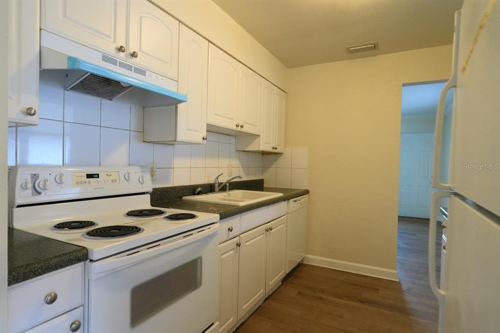 2834 25TH AVENUE N, ST PETERSBURG, FL 33713 — zdjęcie 5