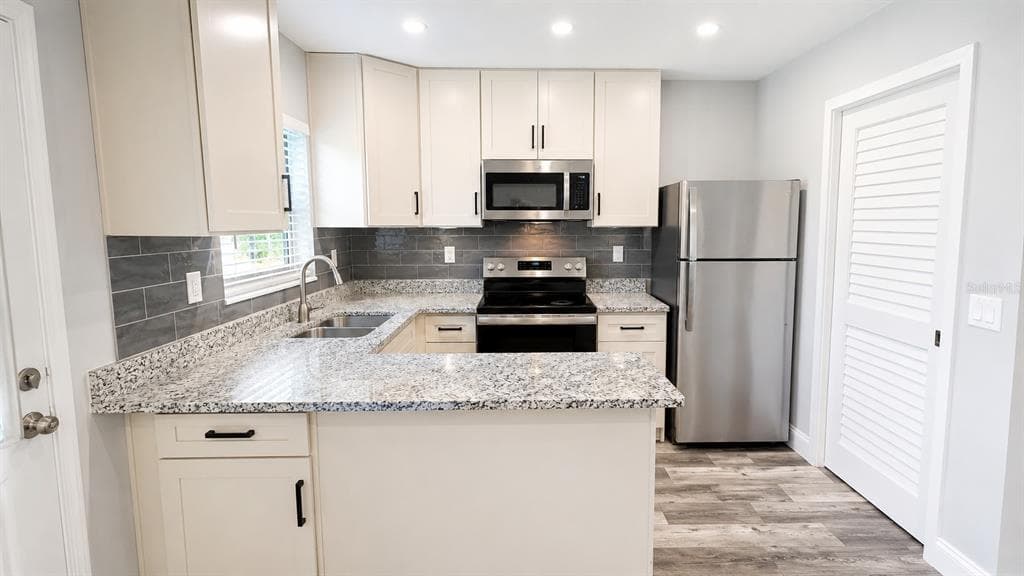 2728 GOODRICH AVENUE, SARASOTA, FL 34234 — zdjęcie 5