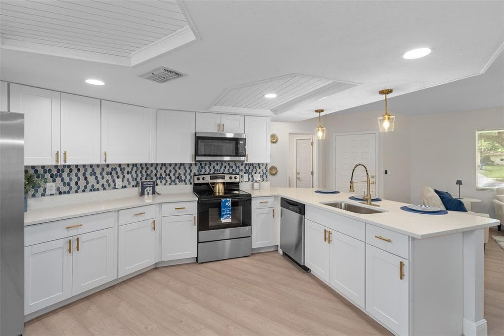8643 WOODBRIDGE DR, NEW PORT RICHEY, FL 34655 — zdjęcie 3