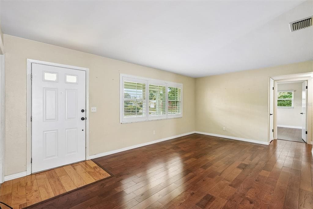1500 39TH STREET N, ST PETERSBURG, FL 33713 — zdjęcie 4