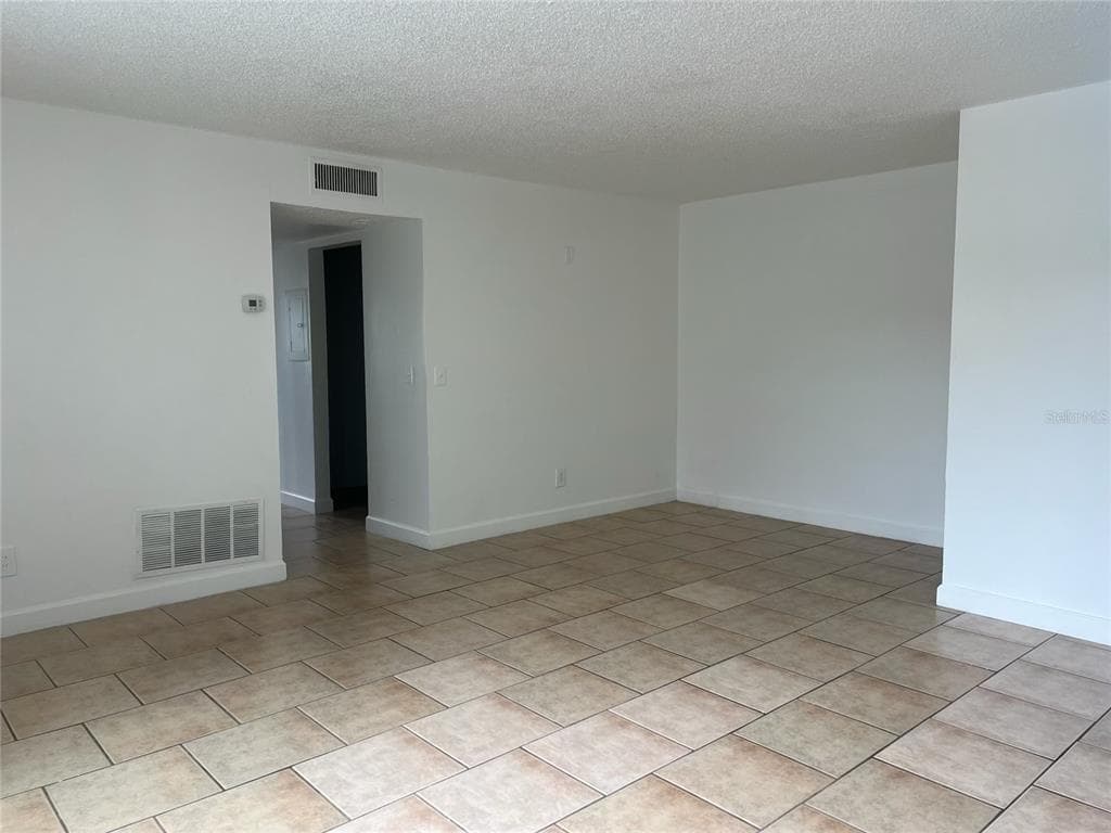 8701 4TH STREET N # 105, ST PETERSBURG, FL 33702 — zdjęcie 5