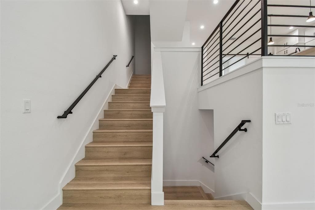 3826 POMPANO DRIVE SE, ST PETERSBURG, FL 33705 — zdjęcie 4