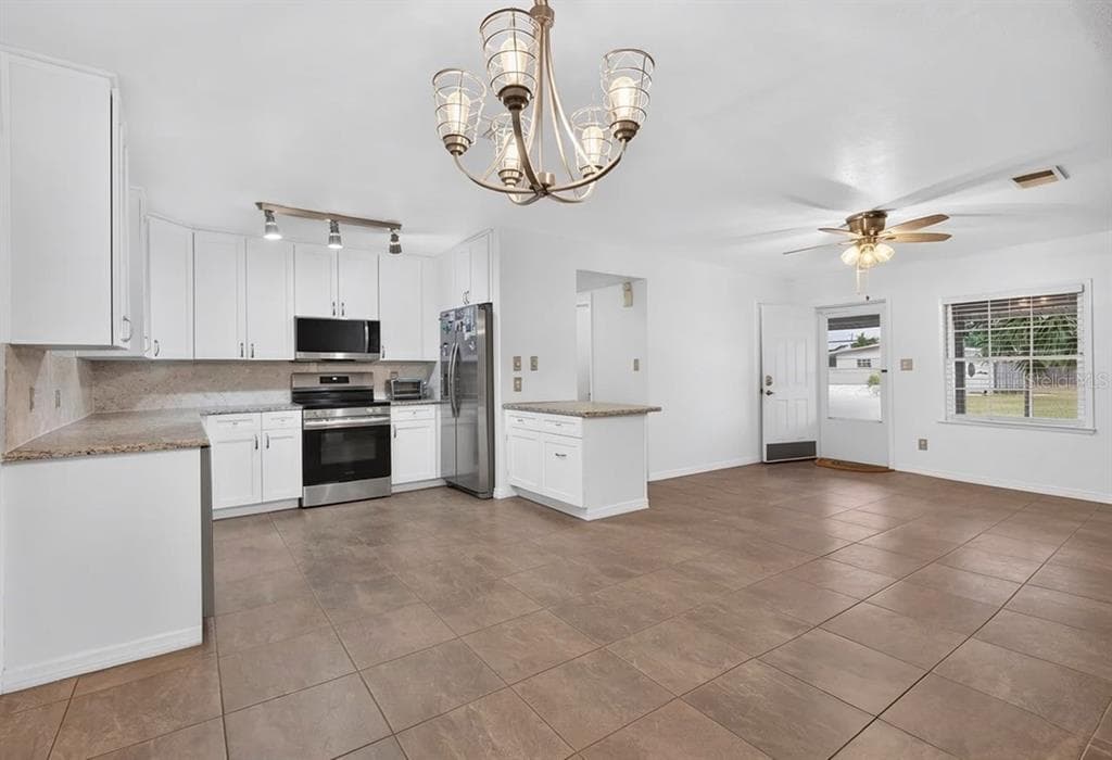 5010 STOLLS AVENUE, TAMPA, FL 33615 — zdjęcie 4