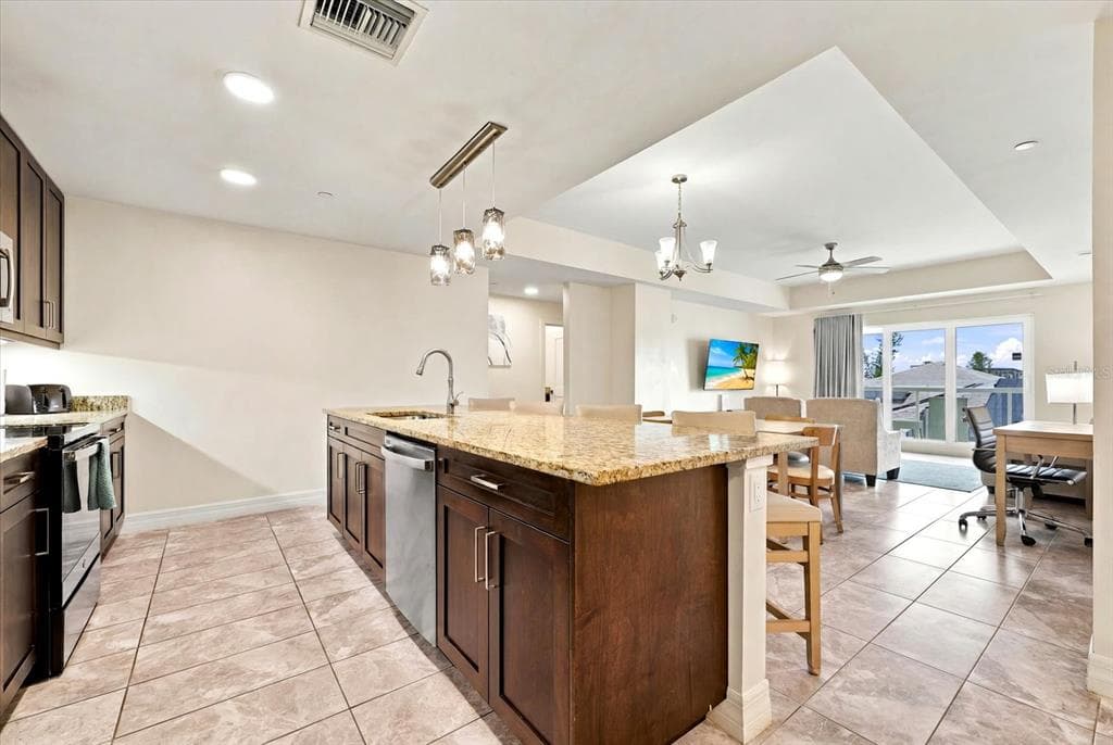 24 AVALON STREET # 405, CLEARWATER BEACH, FL 33767 — zdjęcie 3