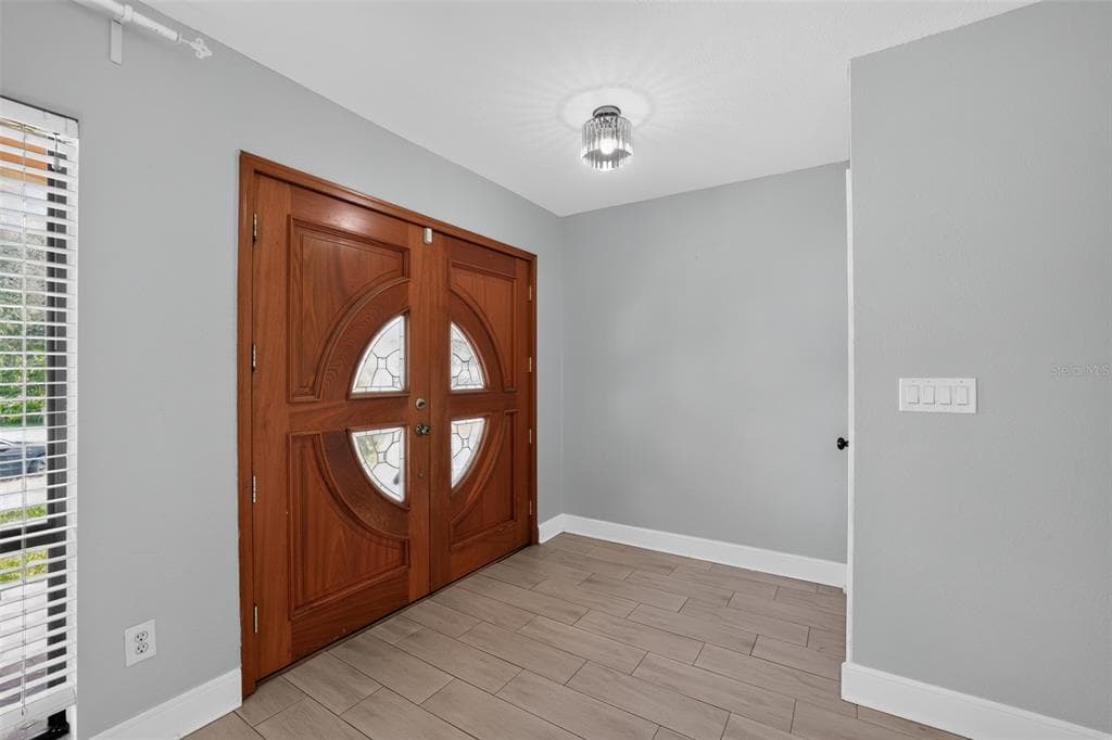 7001 BAYWOOD COURT, TAMPA, FL 33615 — zdjęcie 3