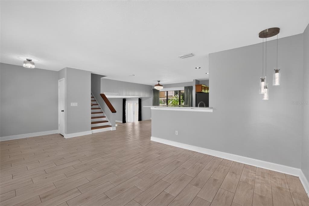 7001 BAYWOOD COURT, TAMPA, FL 33615 — zdjęcie 5