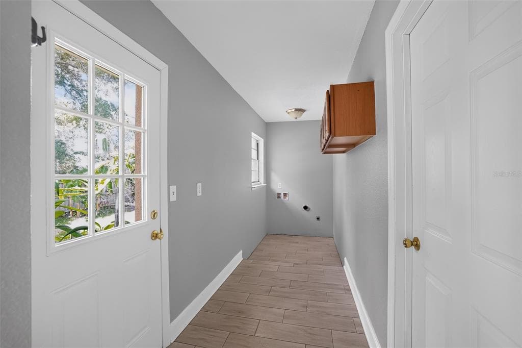 7001 BAYWOOD COURT, TAMPA, FL 33615 — zdjęcie 4