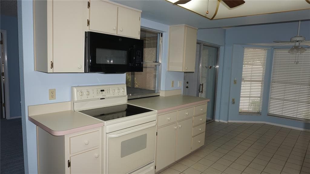 10512 TAPESTRY DRIVE, PORT RICHEY, FL 34668 — zdjęcie 2