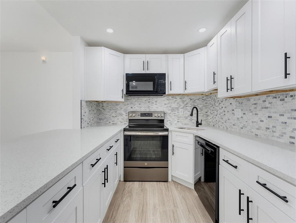 1261 PINE RIDGE CIRCLE W # D1, TARPON SPRINGS, FL 34688 — zdjęcie 5
