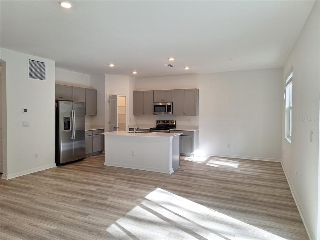 34916 MULRION DRIVE, ZEPHYRHILLS, FL 33541 — zdjęcie 3