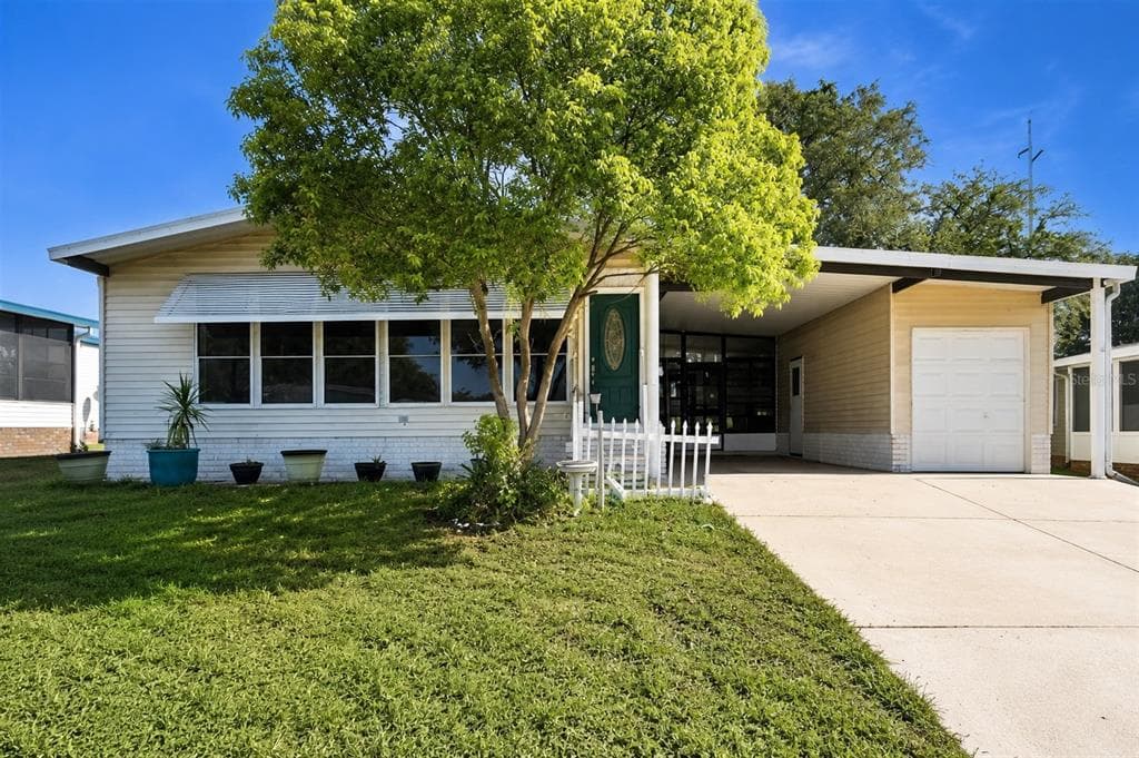 1787 W SCHWARTZ BOULEVARD, LADY LAKE, FL 32159