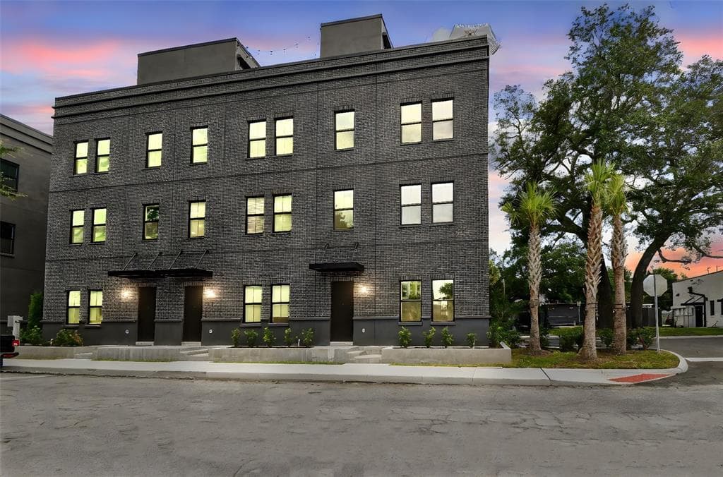 1218 E KAY STREET # 18, TAMPA, FL 33602