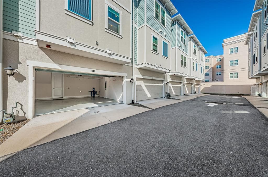 815 BURLINGTON AVENUE N, ST PETERSBURG, FL 33701 — zdjęcie 2