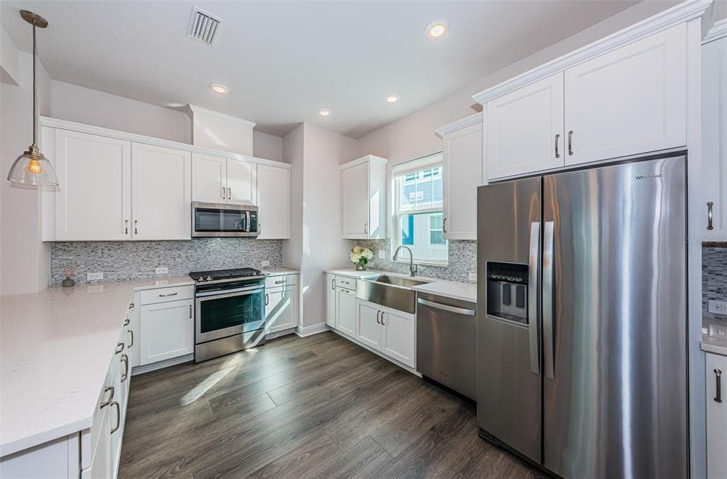 815 BURLINGTON AVENUE N, ST PETERSBURG, FL 33701 — zdjęcie 3